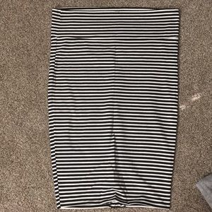 Bland and white stripped Torrid plus size skirt